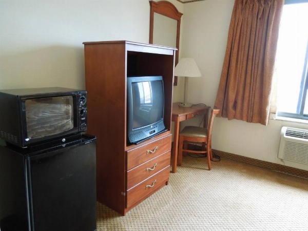 Red Carpet Inn Brooklyn image 14